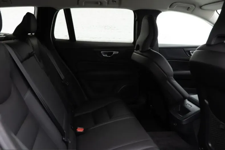 Volvo V60 Cross Country din 2023 cu 13.756 km - oferta VOL231710 - foto 13