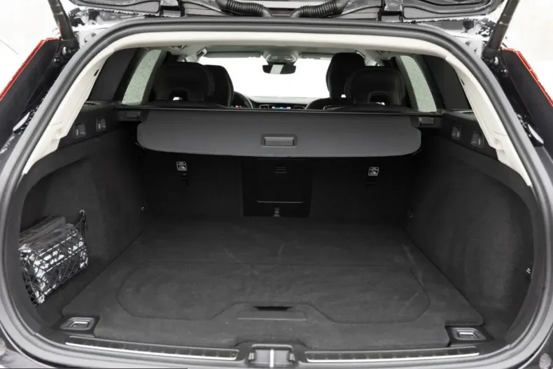 Volvo V60 Cross Country din 2023 cu 13.756 km - oferta VOL231710 - foto 14