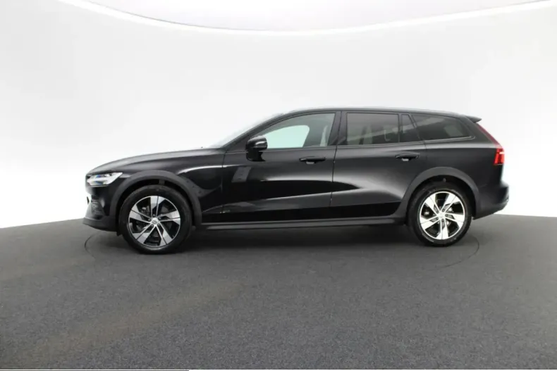 Volvo V60 Cross Country din 2023 cu 42.948 km - oferta VOL231711 - foto 2