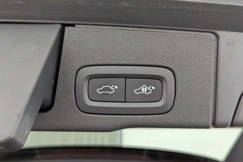 Volvo XC60 din 2023 cu 87.600 km - oferta VOL231715 - foto 9