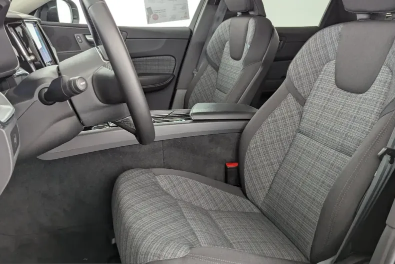 Volvo XC60 din 2023 cu 87.600 km - oferta VOL231715 - foto 12
