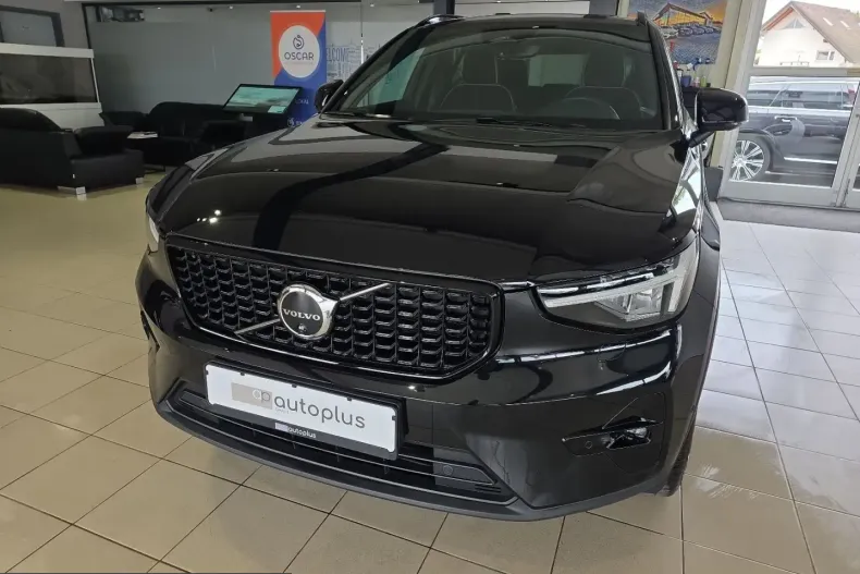 Volvo XC40 din 2023 cu 26.201 km - oferta VOL231718 - foto 2