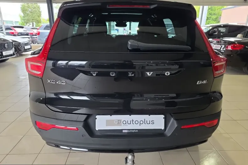 Volvo XC40 din 2023 cu 26.201 km - oferta VOL231718 - foto 8