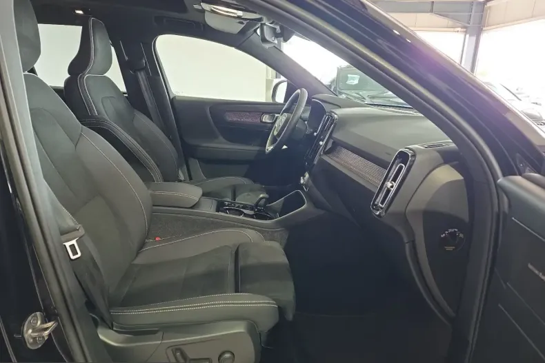 Volvo XC40 din 2023 cu 26.201 km - oferta VOL231718 - foto 11