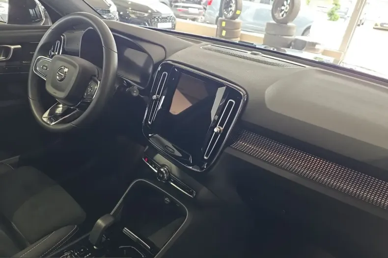 Volvo XC40 din 2023 cu 26.201 km - oferta VOL231718 - foto 12