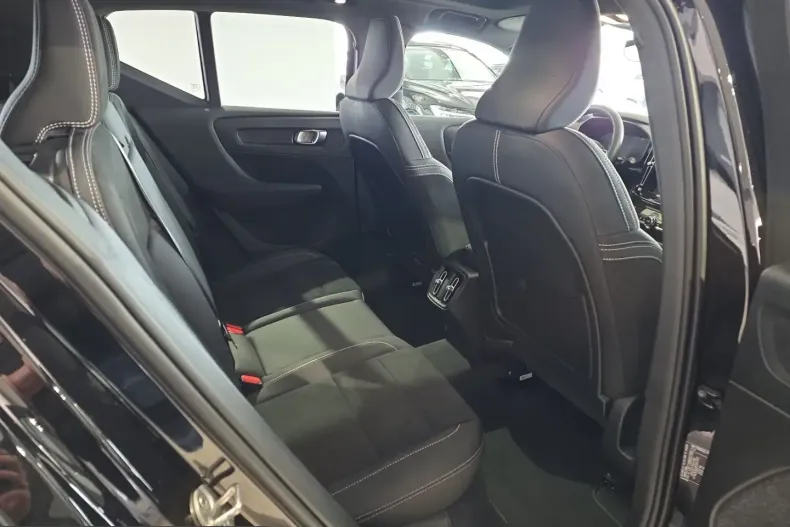 Volvo XC40 din 2023 cu 26.201 km - oferta VOL231718 - foto 13