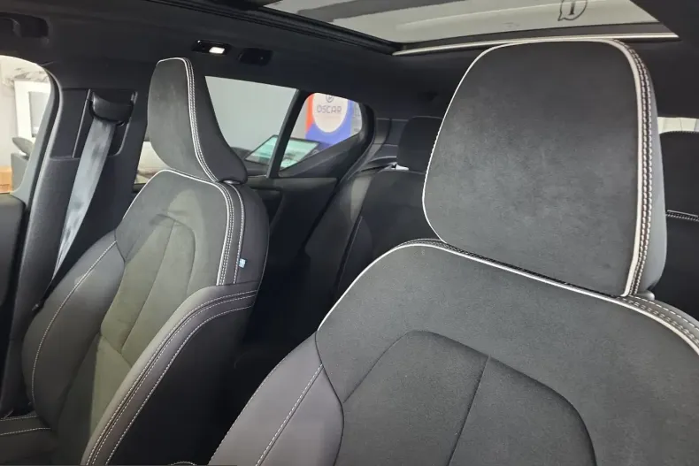 Volvo XC40 din 2023 cu 26.201 km - oferta VOL231718 - foto 19