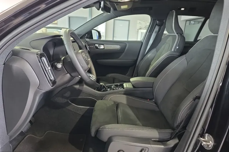 Volvo XC40 din 2023 cu 26.201 km - oferta VOL231718 - foto 20