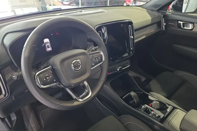 Volvo XC40 din 2023 cu 26.201 km - oferta VOL231718 - foto 21