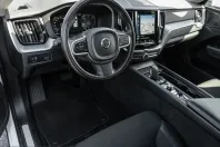 Volvo XC60 din 2022 cu 68.912 km - oferta VOL231720 - foto 8