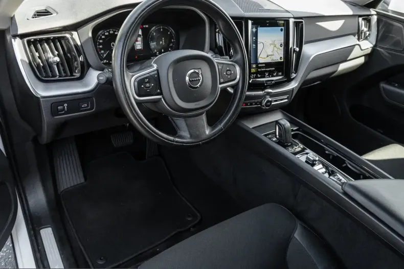 Volvo XC60 din 2022 cu 68.912 km - oferta VOL231720 - foto 8