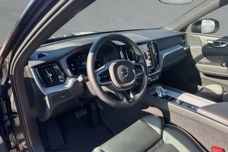 Volvo XC60 din 2025 cu 27.500 km - oferta VOL231721 - foto 6