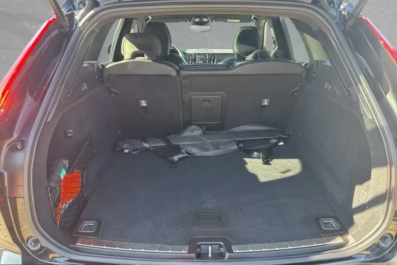 Volvo XC60 din 2025 cu 27.500 km - oferta VOL231721 - foto 12
