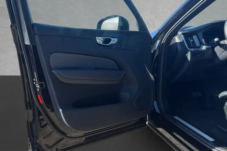 Volvo XC60 din 2025 cu 27.500 km - oferta VOL231721 - foto 15