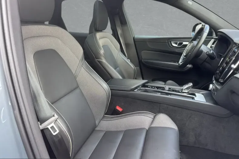 Volvo XC60 din 2023 cu 33.350 km - oferta VOL231724 - foto 8