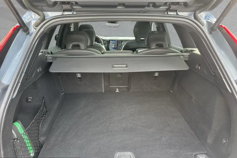 Volvo XC60 din 2023 cu 33.350 km - oferta VOL231724 - foto 12