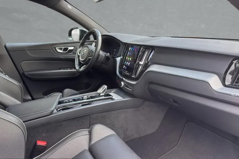 Volvo XC60 din 2023 cu 33.350 km - oferta VOL231724 - foto 13