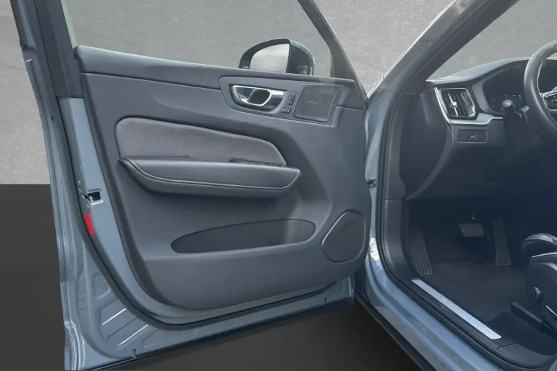 Volvo XC60 din 2023 cu 33.350 km - oferta VOL231724 - foto 15