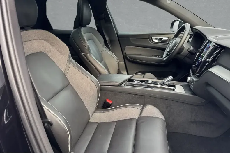 Volvo XC60 din 2025 cu 31.200 km - oferta VOL231726 - foto 9