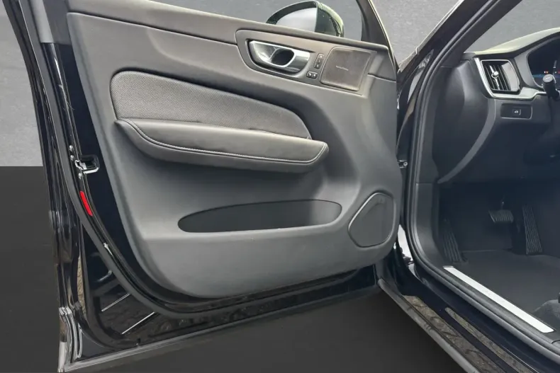 Volvo XC60 din 2025 cu 31.200 km - oferta VOL231726 - foto 15