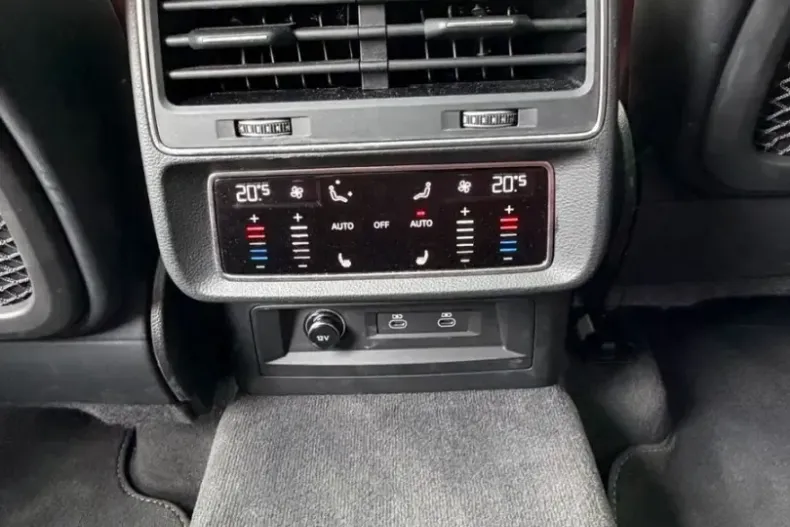 Audi SQ8 din 2023 cu 59.500 km - oferta AUD231736 - foto 23