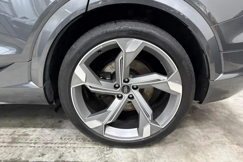 Audi SQ8 din 2024 cu 29.867 km - oferta AUD231743 - foto 5