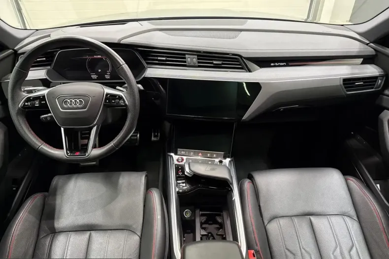 Audi SQ8 din 2024 cu 29.867 km - oferta AUD231743 - foto 8