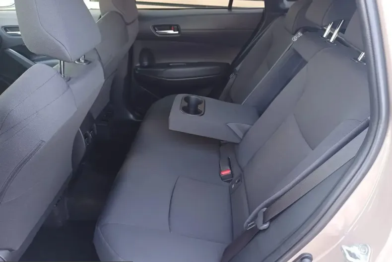 Toyota Corolla Cross din 2025 cu 7.450 km - oferta TOY231751 - foto 8