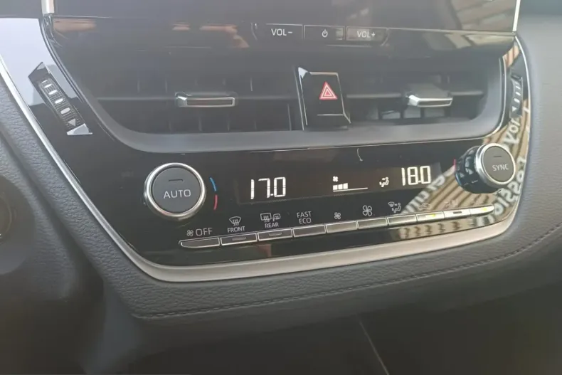 Toyota Corolla Cross din 2025 cu 7.450 km - oferta TOY231751 - foto 19