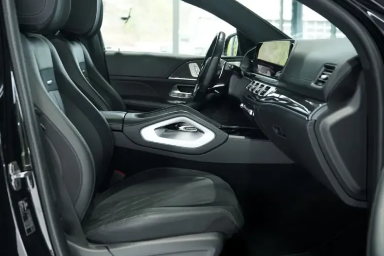 Mercedes-Benz GLE 63 AMG (Clasa GLE) din 2023 cu 99.900 km - oferta MER231755 - foto 17
