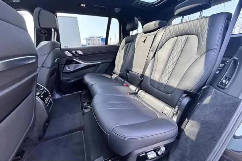 BMW X7 (Seria X) din 2024 cu 47.174 km - oferta BMW231756 - foto 14