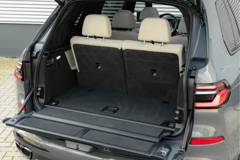 BMW X7 (Seria X) din 2023 cu 101.773 km - oferta BMW231761 - foto 11