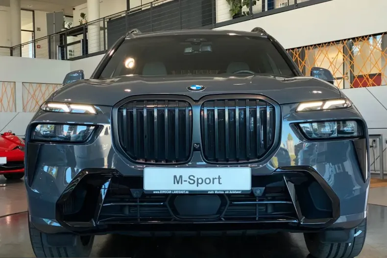 BMW X7 (Seria X) din 2023 cu 86.014 km - oferta BMW231763 - foto 2