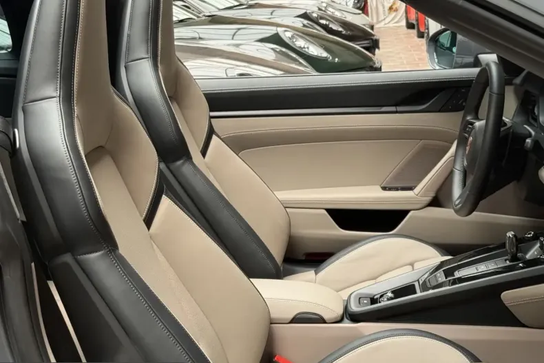 Porsche 992 din 2025 cu 8.200 km - oferta POR231765 - foto 2
