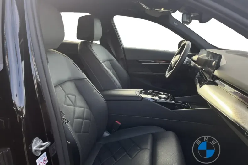 BMW 550 (Seria 5) din 2024 cu 40.892 km - oferta BMW231772 - foto 9