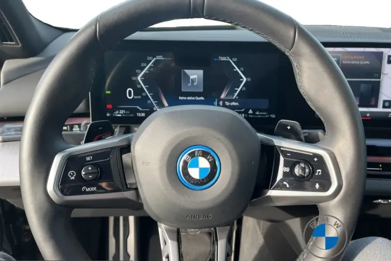 BMW 550 (Seria 5) din 2024 cu 40.892 km - oferta BMW231772 - foto 12