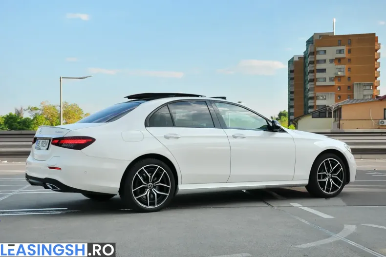 Mercedes-Benz E 300 (Clasa E) din 2022 cu 100.000 km - oferta MER231789 - foto 4