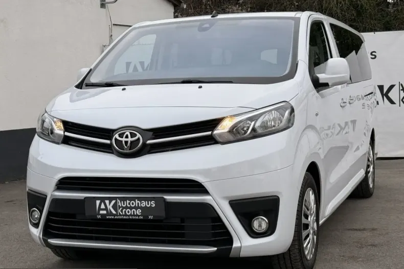 Toyota Proace (Verso) din 2023 cu 78.571 km - oferta TOY231802 - foto 1