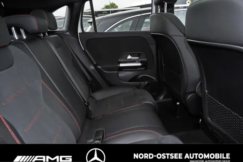 Mercedes-Benz GLA 220 (Clasa GLA) din 2023 cu 38.406 km - oferta MER231812 - foto 12