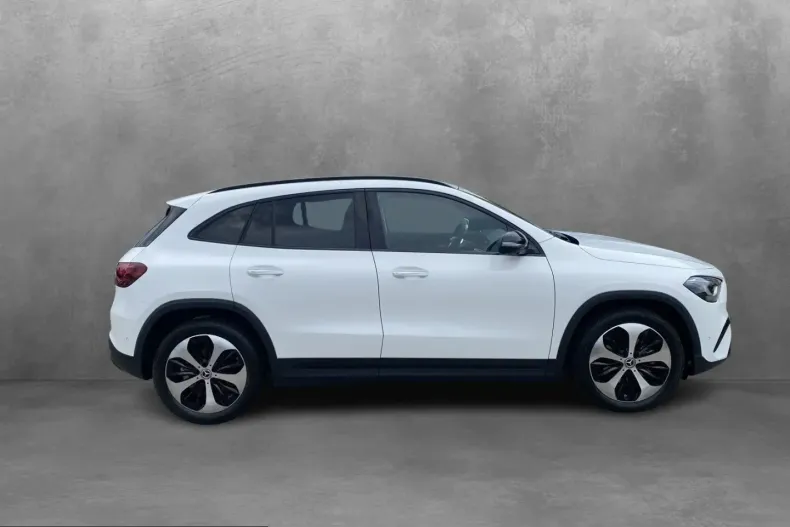 Mercedes-Benz GLA 200 (Clasa GLA) din 2025 cu 17.760 km - oferta MER231814 - foto 4