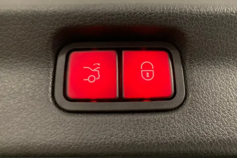 Mercedes-Benz EQE (Clasa E) din 2023 cu 44.231 km - oferta MER231830 - foto 9