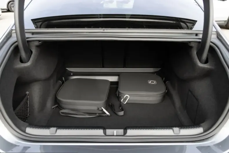 Mercedes-Benz EQE (Clasa E) din 2024 cu 10.800 km - oferta MER231832 - foto 9