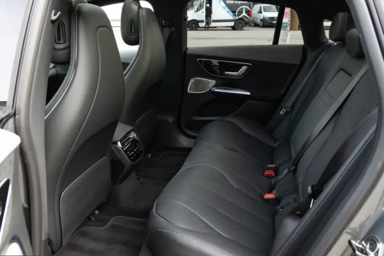 Mercedes-Benz EQE (Clasa E) din 2024 cu 10.800 km - oferta MER231832 - foto 13