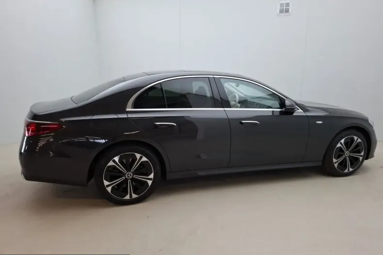 Mercedes-Benz E 300 (Clasa E) din 2025 cu 28.540 km - oferta MER231844 - foto 4