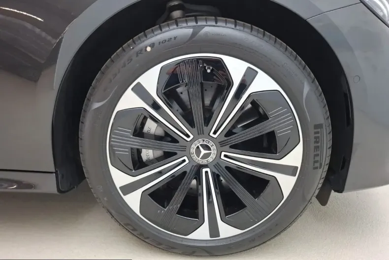 Mercedes-Benz E 300 (Clasa E) din 2025 cu 28.540 km - oferta MER231844 - foto 20