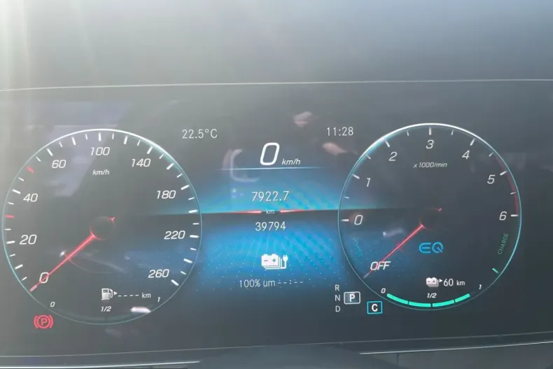 Mercedes-Benz E 300 (Clasa E) din 2023 cu 39.793 km - oferta MER231847 - foto 13