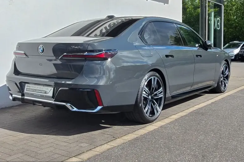 BMW 740 (Seria 7) din 2025 cu 15.199 km - oferta BMW231848 - foto 4