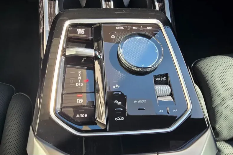 BMW 740 (Seria 7) din 2025 cu 15.199 km - oferta BMW231848 - foto 8