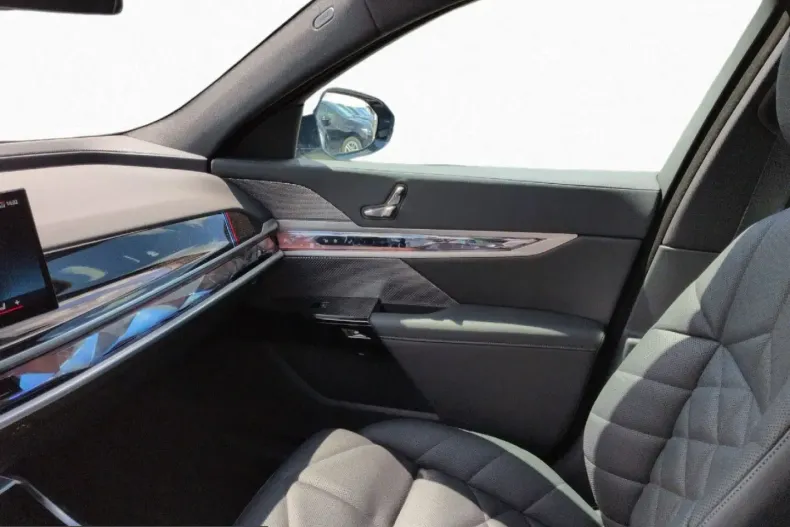 BMW 740 (Seria 7) din 2025 cu 24.577 km - oferta BMW231851 - foto 7