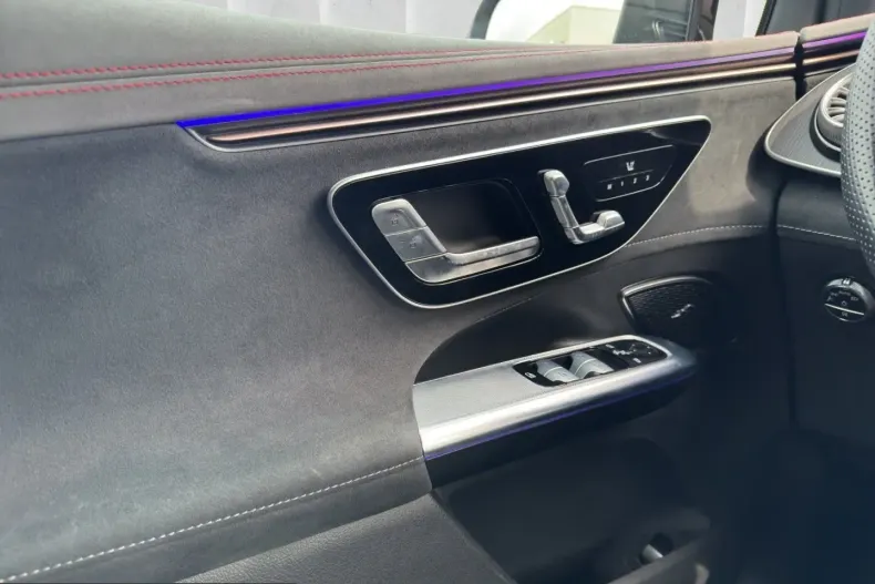 Mercedes-Benz EQE (Clasa E) din 2023 cu 15.673 km - oferta MER231856 - foto 11